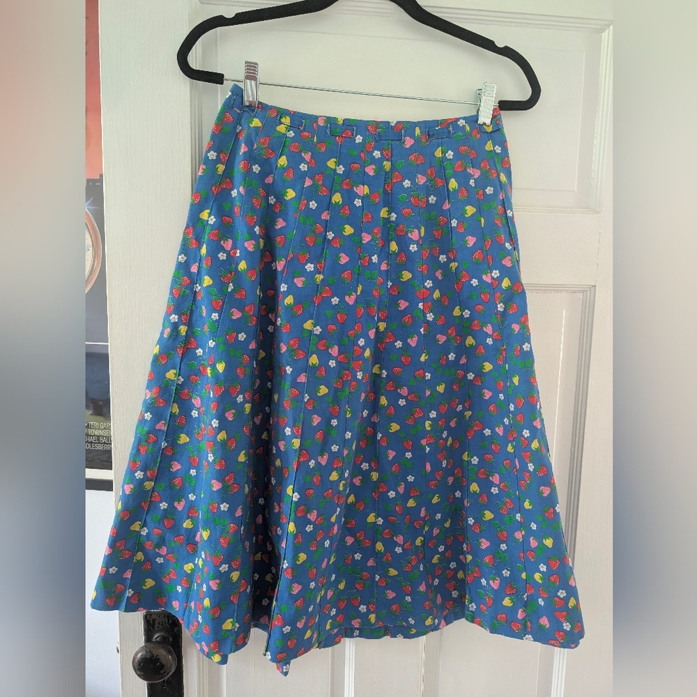Modcloth Vintage - Strawberry Cotton Skirt by Copley Square Ltd - 1970s - Picture 8 of 8